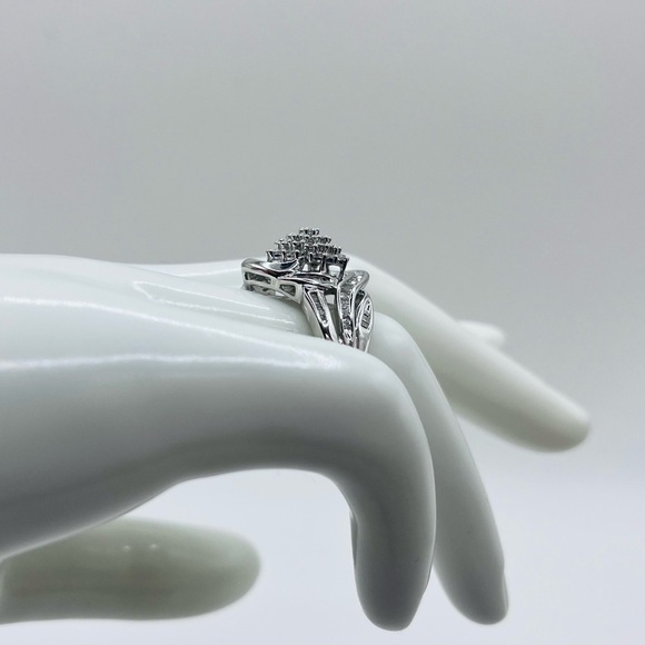 0.75 CT Natural Diamond Cocktail Silver Ring - Picture 8 of 9